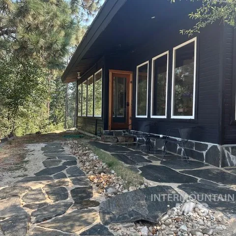 $956,888 | 1717 Pine Lakes Ranch Drive, Cascade, ID 83611