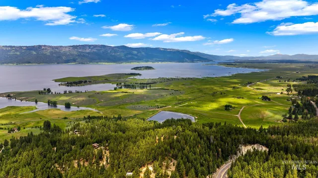 $956,888 | 1717 Pine Lakes Ranch Drive, Cascade, ID 83611