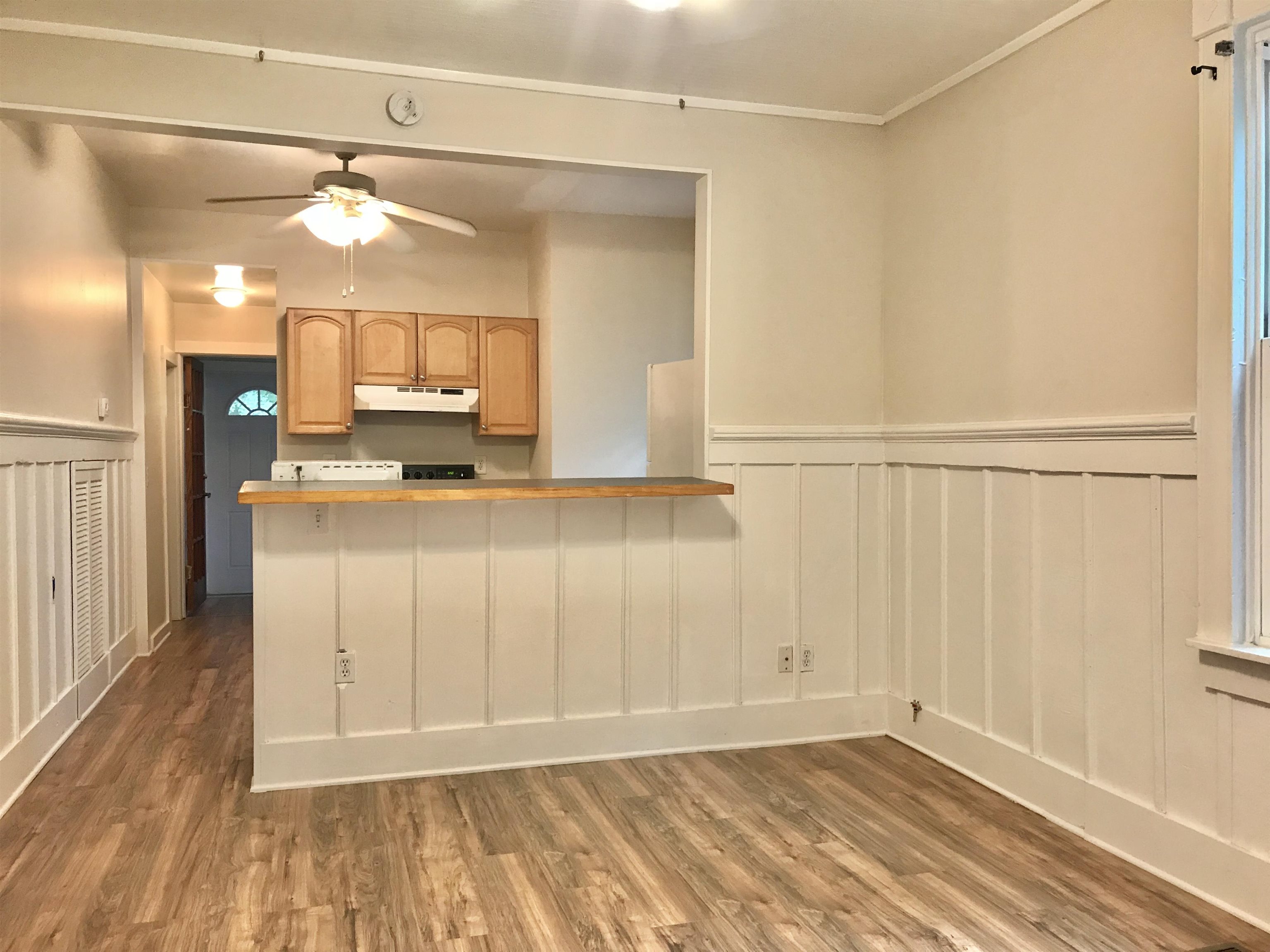 25 Desoto Place St. Augustine, FL 32084 - Photo 3 of 8 a view of a kitchen with a sink