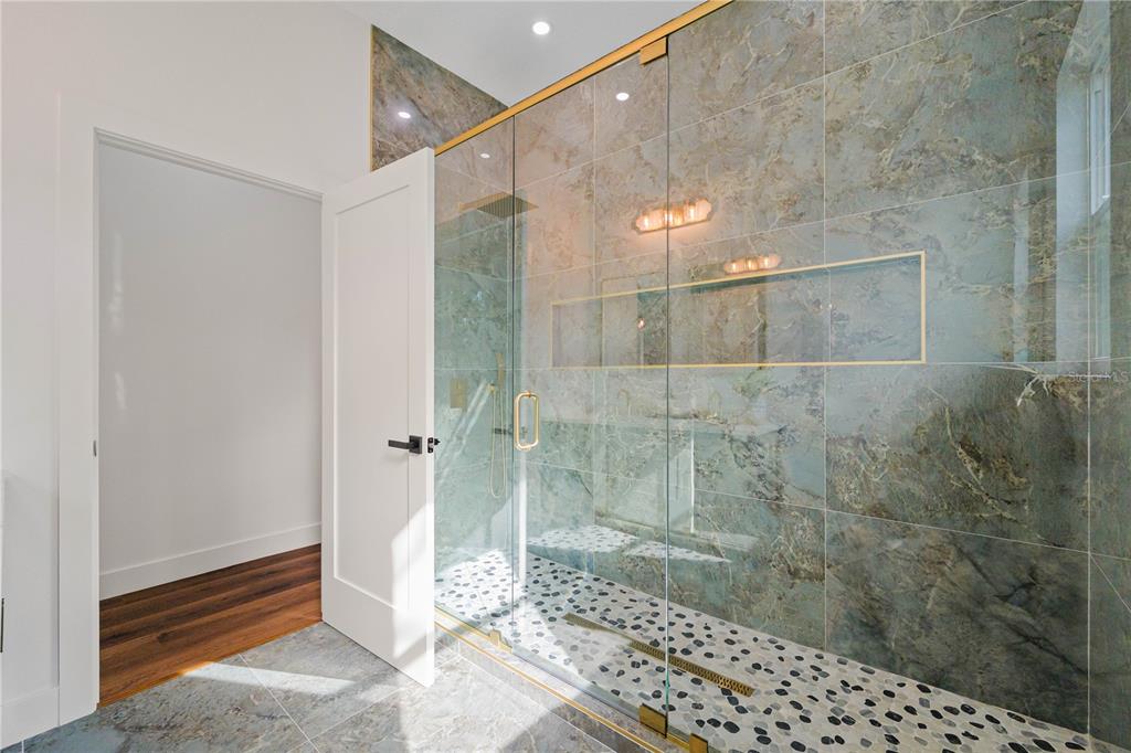 15364 Newport Road Clearwater, FL 33764 - Photo 31 of 50 a bathroom with a shower