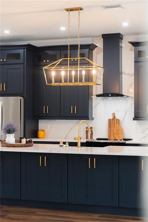 15364 Newport Road Clearwater, FL 33764 - Photo 10 of 50 a kitchen with a sink and cabinets