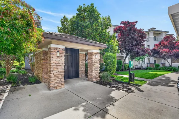 $314,999 | 701 Gibson Drive, Unit 1712, Roseville, CA 95678
