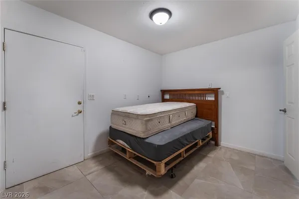 $5,500 | 7720 West Agate Avenue, Las Vegas, NV 89113