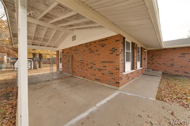 $214,900 | 7274 Tannoia Drive, Hazelwood, MO 63042