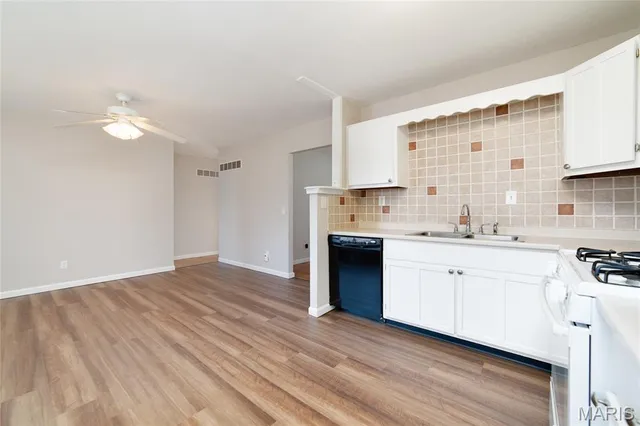 $214,900 | 7274 Tannoia Drive, Hazelwood, MO 63042