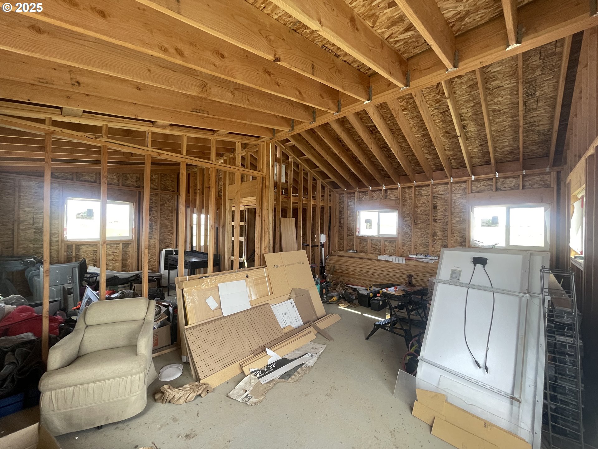 38 Vineyard View Drive Prosser, WA 99350 - Photo 5 of 20 a living room with furniture