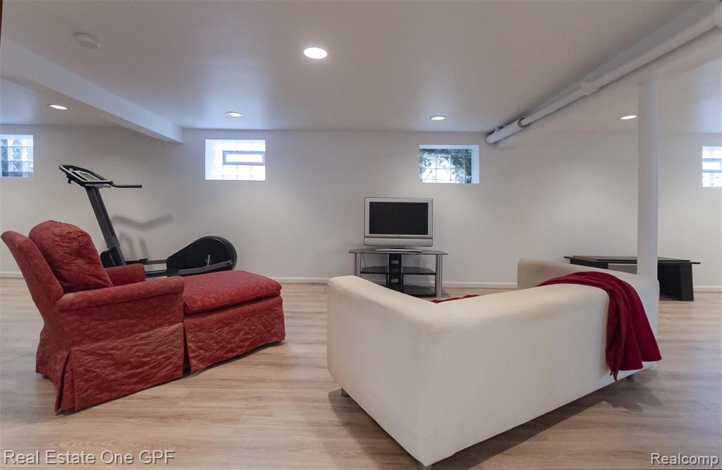 738 Neff Road Grosse Pointe, MI 48230 - Photo 16 of 25