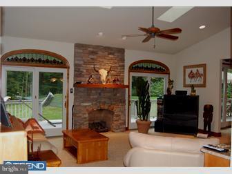 1669 Fennel Road Quakertown, PA 18951 - Photo 4 of 12 Great Room