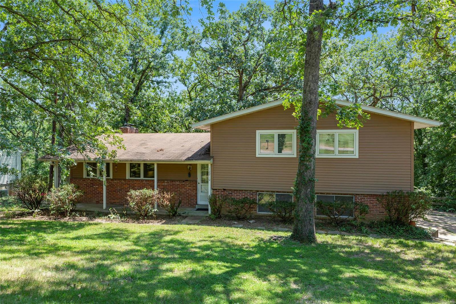12210 Robyn Road Sunset Hills, MO 63127 - Photo 1 of 33 Gallery Image 1