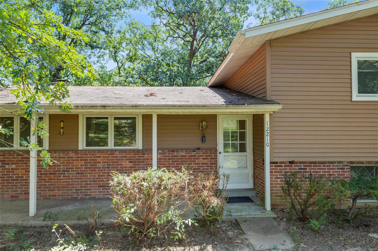 12210 Robyn Road Sunset Hills, MO 63127 - Photo 2 of 33 Gallery Image 2