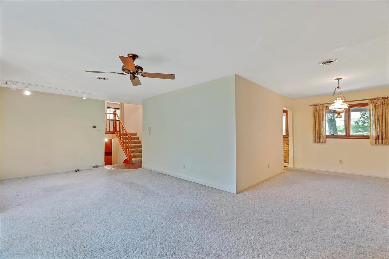 12210 Robyn Road Sunset Hills, MO 63127 - Photo 14 of 33 Gallery Image 14