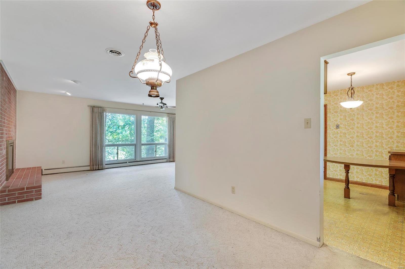12210 Robyn Road Sunset Hills, MO 63127 - Photo 16 of 33 Gallery Image 16