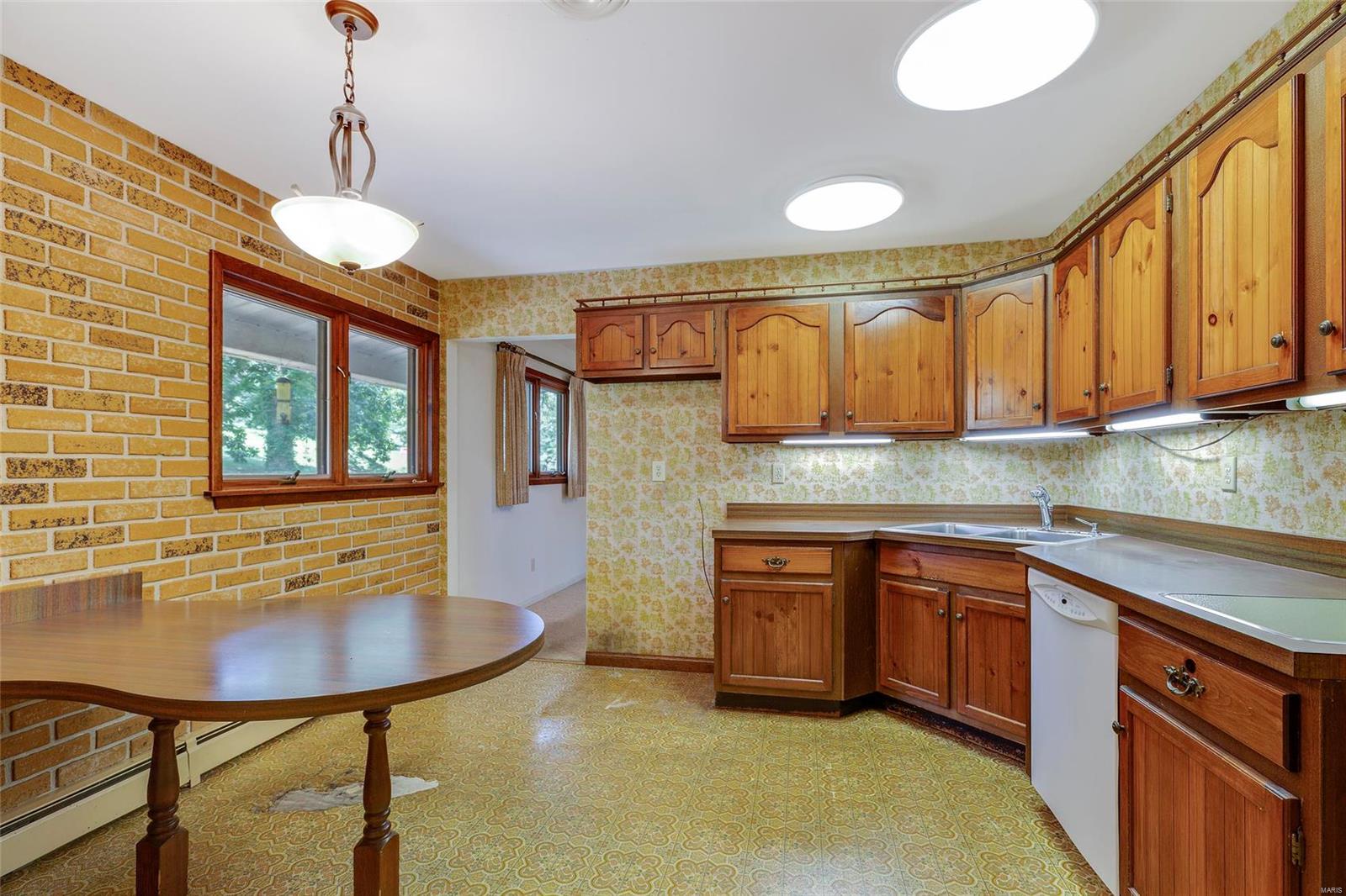 12210 Robyn Road Sunset Hills, MO 63127 - Photo 18 of 33 Gallery Image 18