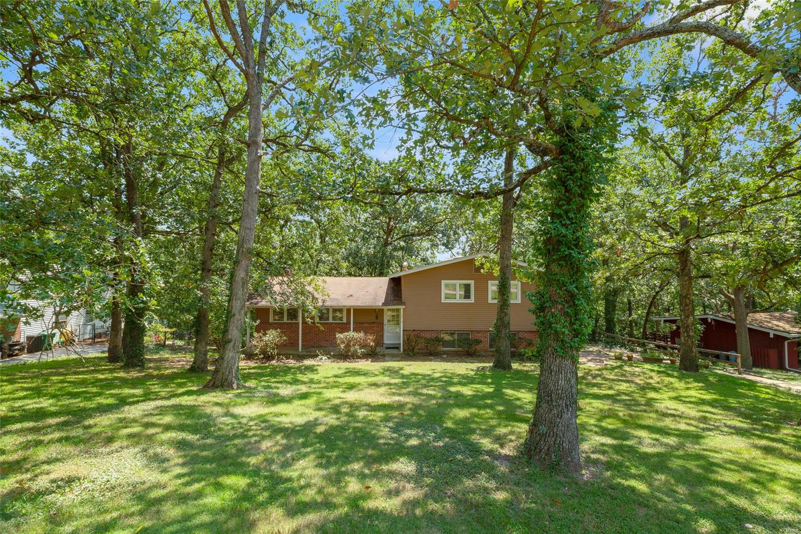 12210 Robyn Road Sunset Hills, MO 63127 - Photo 8 of 33 Gallery Image 8