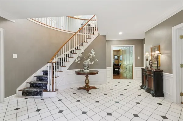 a view of entryway and hall