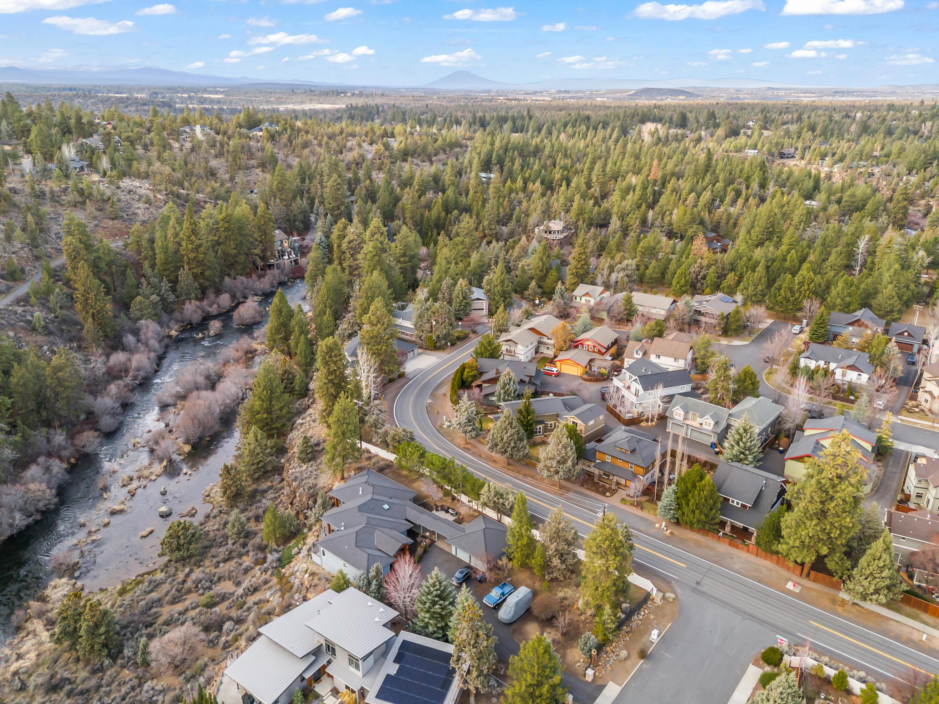 20174 Archie Briggs Road Bend, OR 97703 - Photo 22 of 50 V