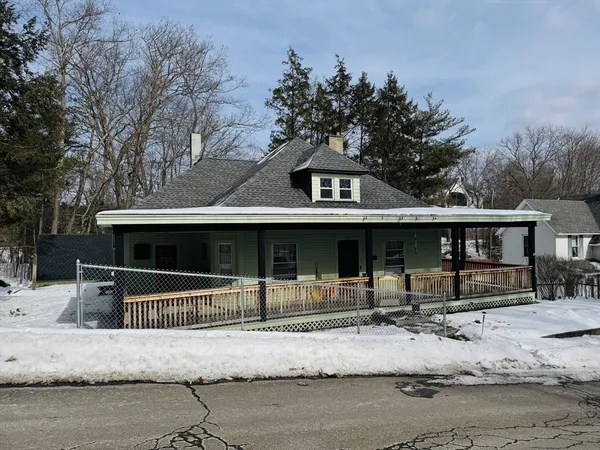 $1,350 | 258 Wallingford Avenue, Unit 1, Athol, MA 01331