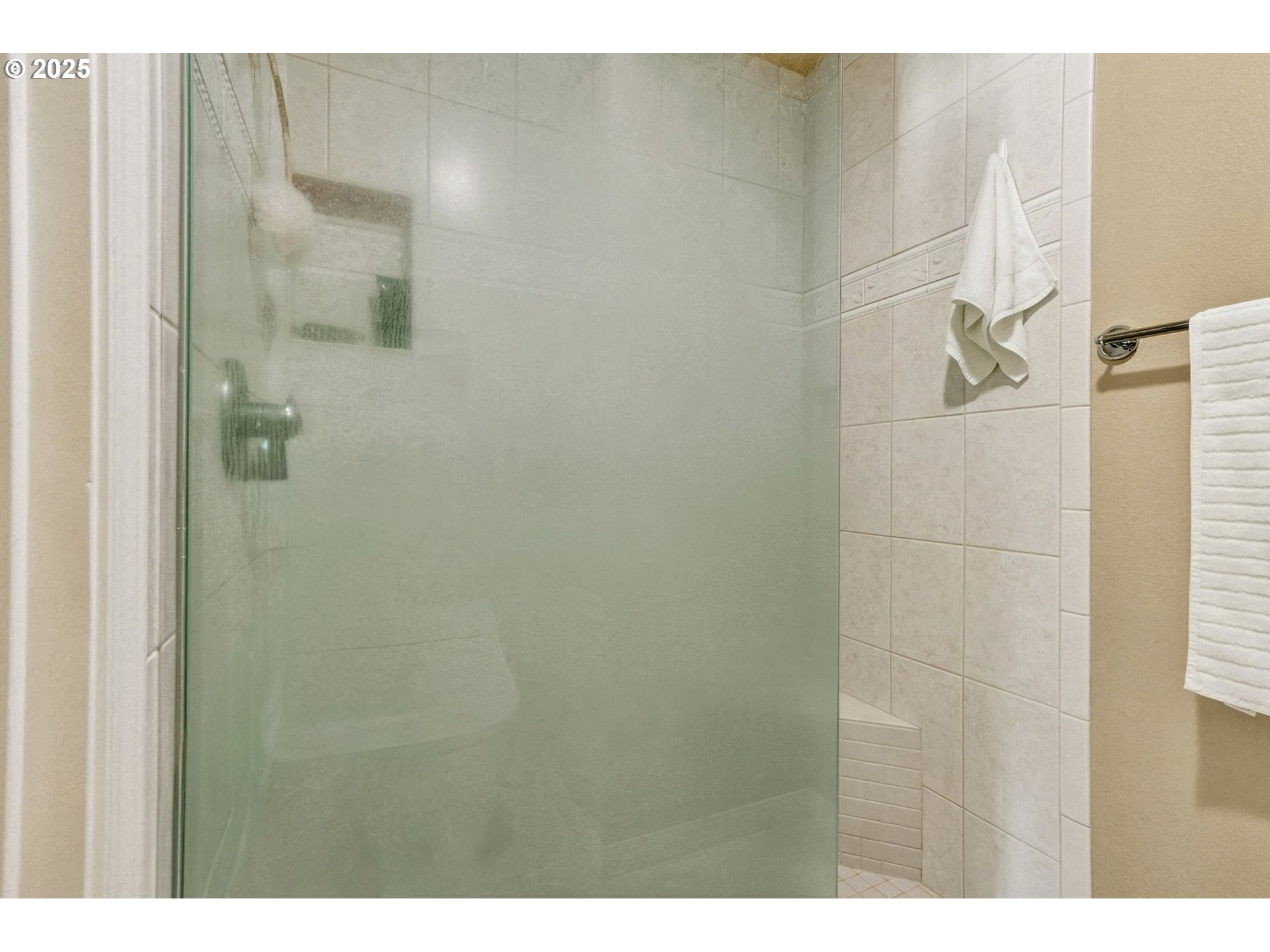 15490 Northwest Tee Court Portland, OR 97229 - Photo 22 of 44 Owner's Suite Bathroom