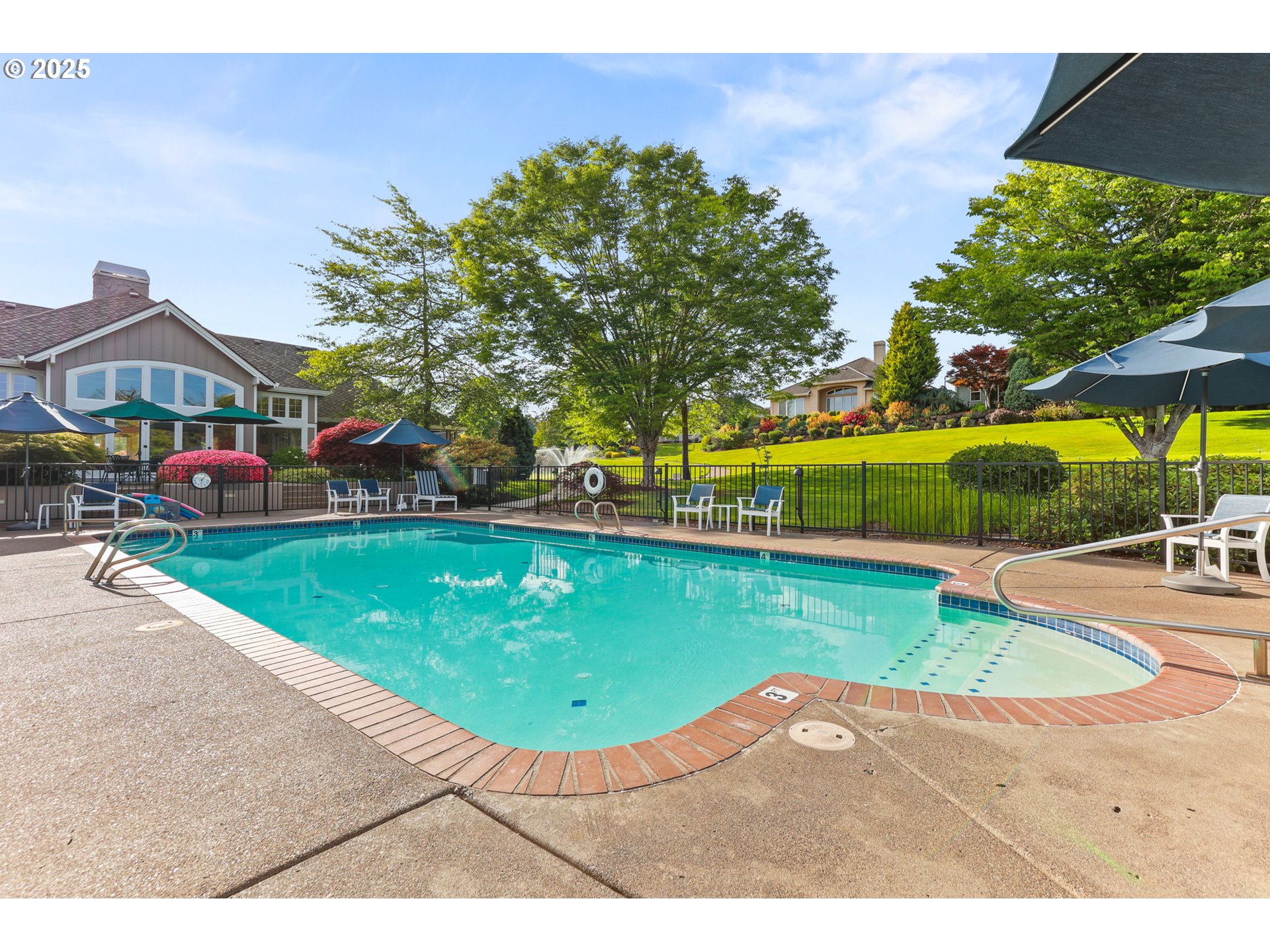 15490 Northwest Tee Court Portland, OR 97229 - Photo 39 of 44 Community Pool