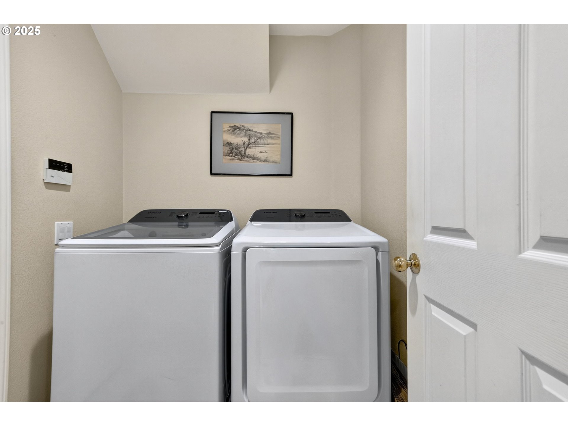 15490 Northwest Tee Court Portland, OR 97229 - Photo 10 of 44 Laundry