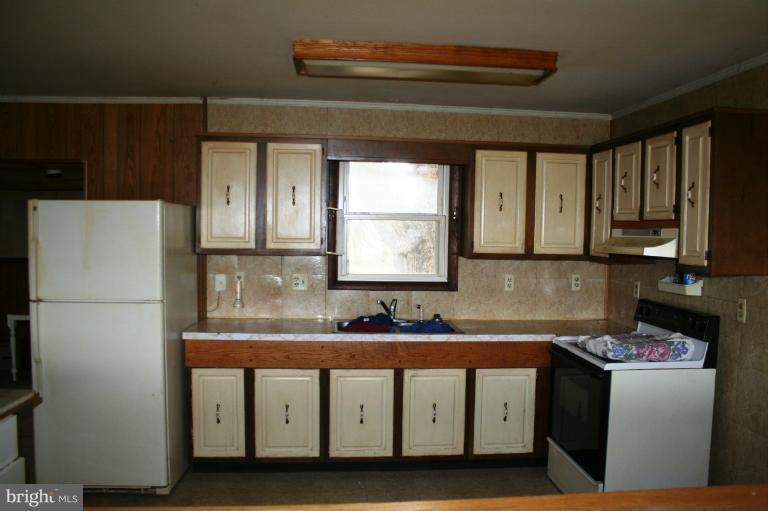 17019 Spielman Road Fairplay, MD 21733 - Photo 4 of 6 Kitchen