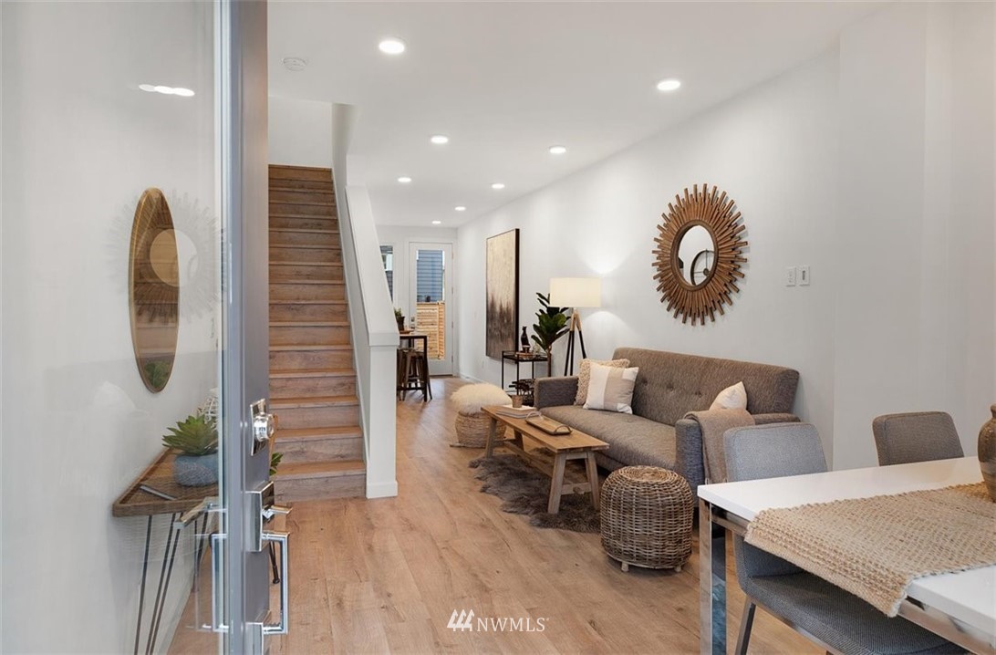 809 North 47th Street Seattle, WA 98103 - Photo 3 of 32 Gallery Image 3