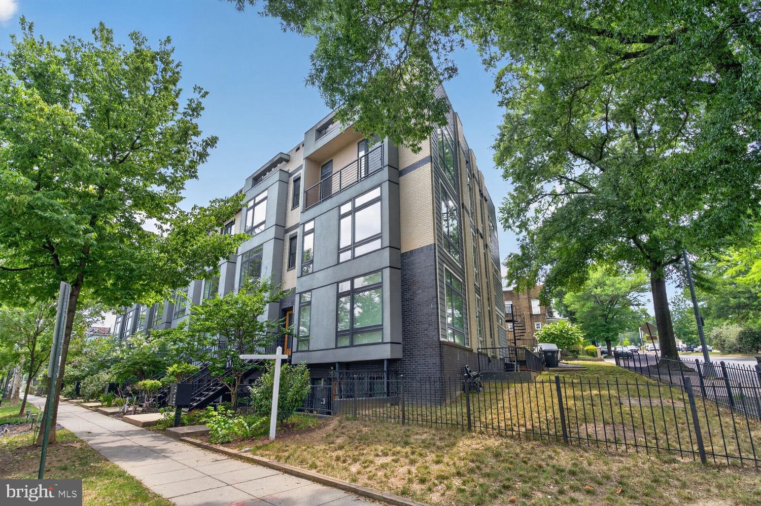 Welcome to 2126 3rd St NW
