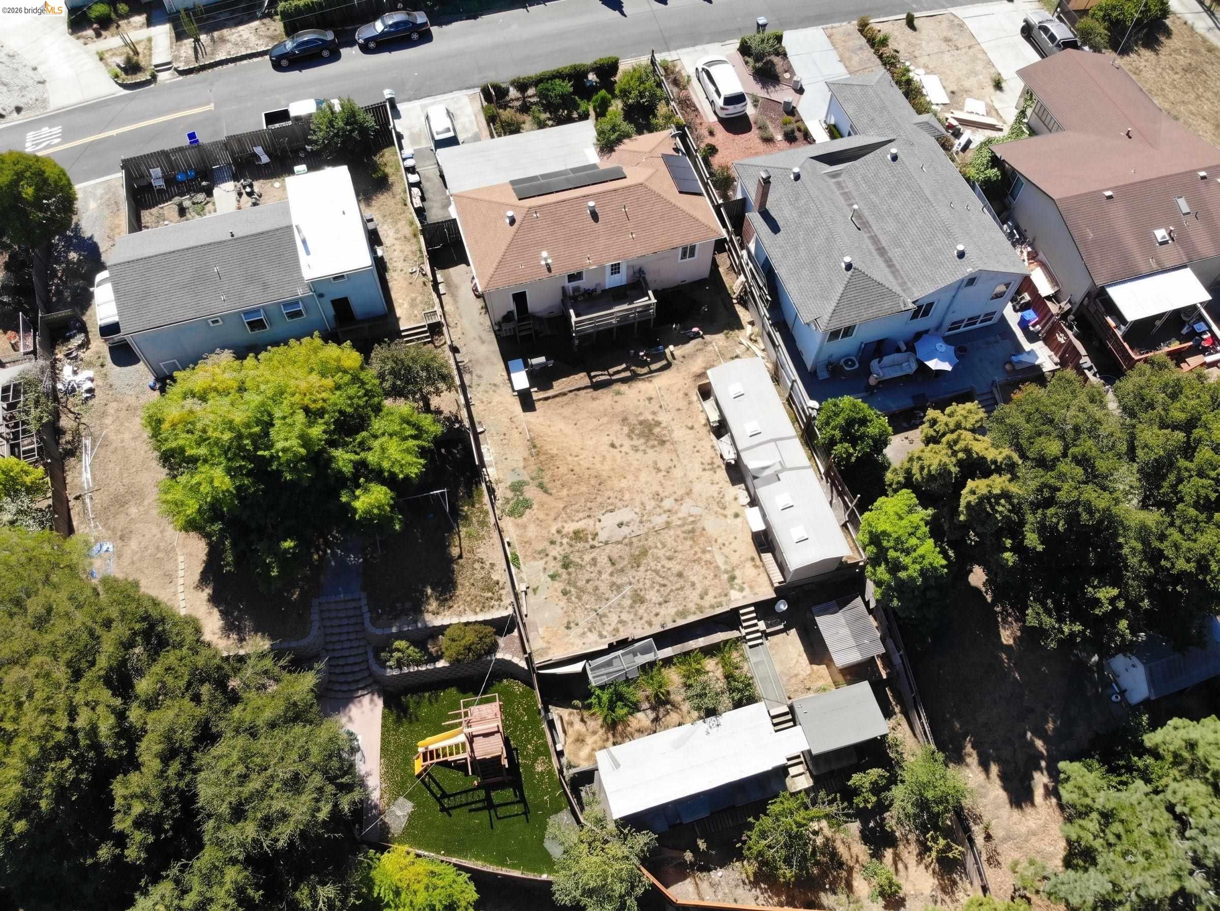 3991 La Cresenta Road El Sobrante, CA 94803 - Photo 3 of 8 Gallery Image 3