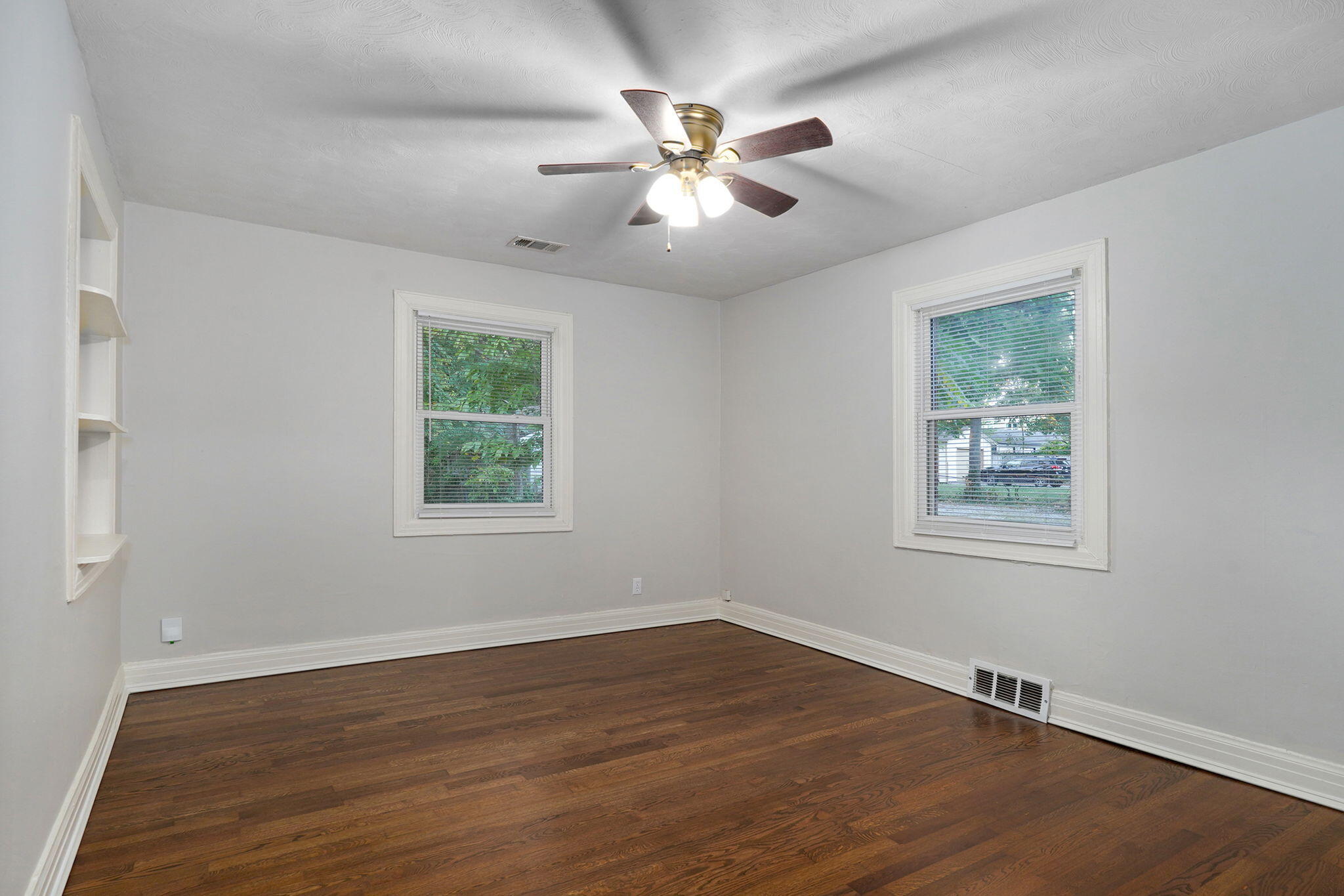 637 South Kickapoo Avenue Springfield, MO 65804 - Photo 20 of 24 637 S Kickapoo Ave-20