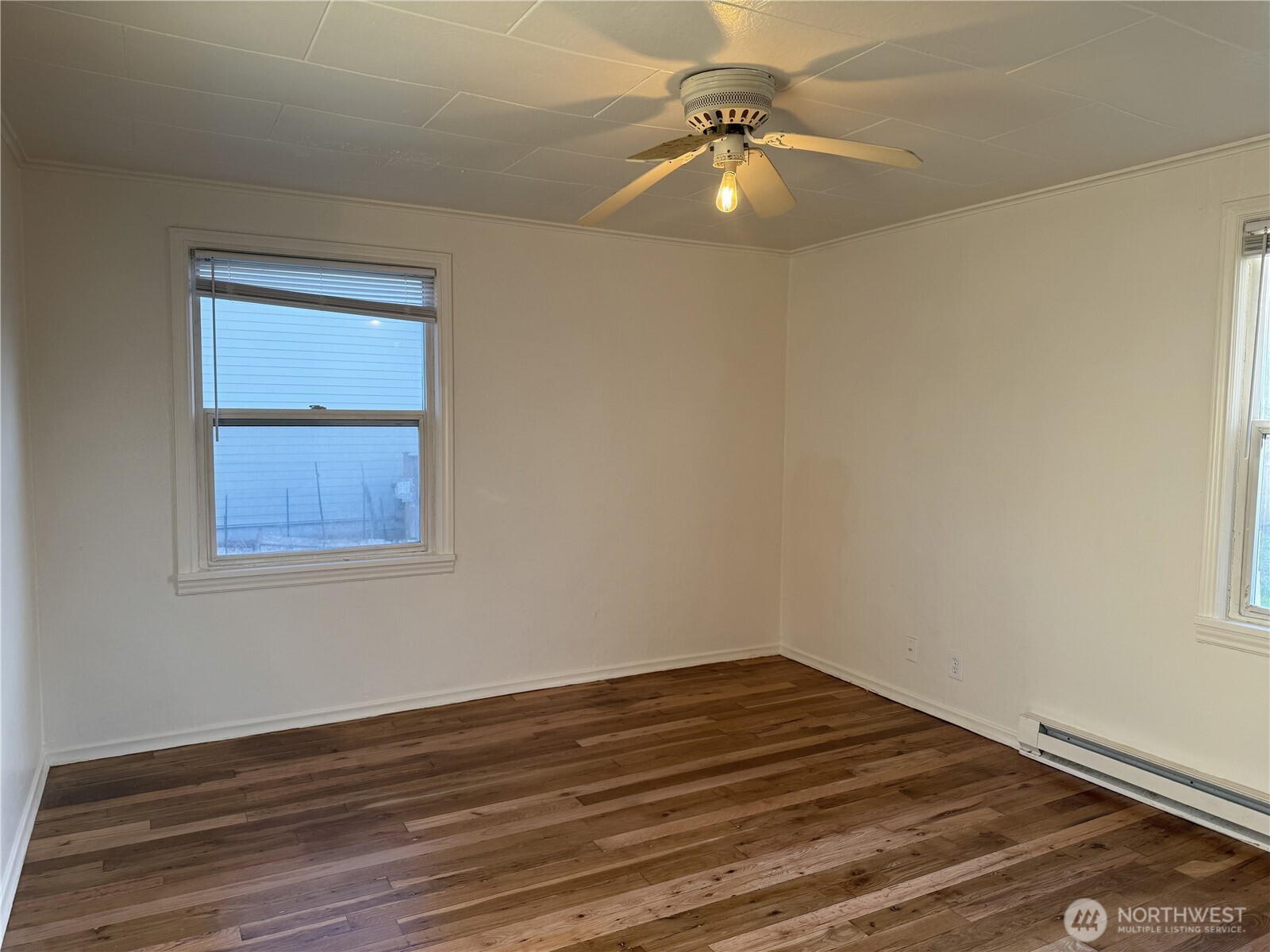 5415 Northeast 4th Street Renton, WA 98059 - Photo 4 of 5