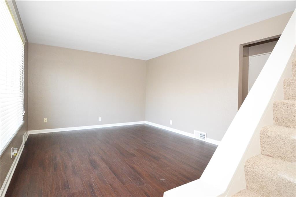 552 Springfield Pittsburgh, PA 15220 - Photo 2 of 24 Gallery Image 2