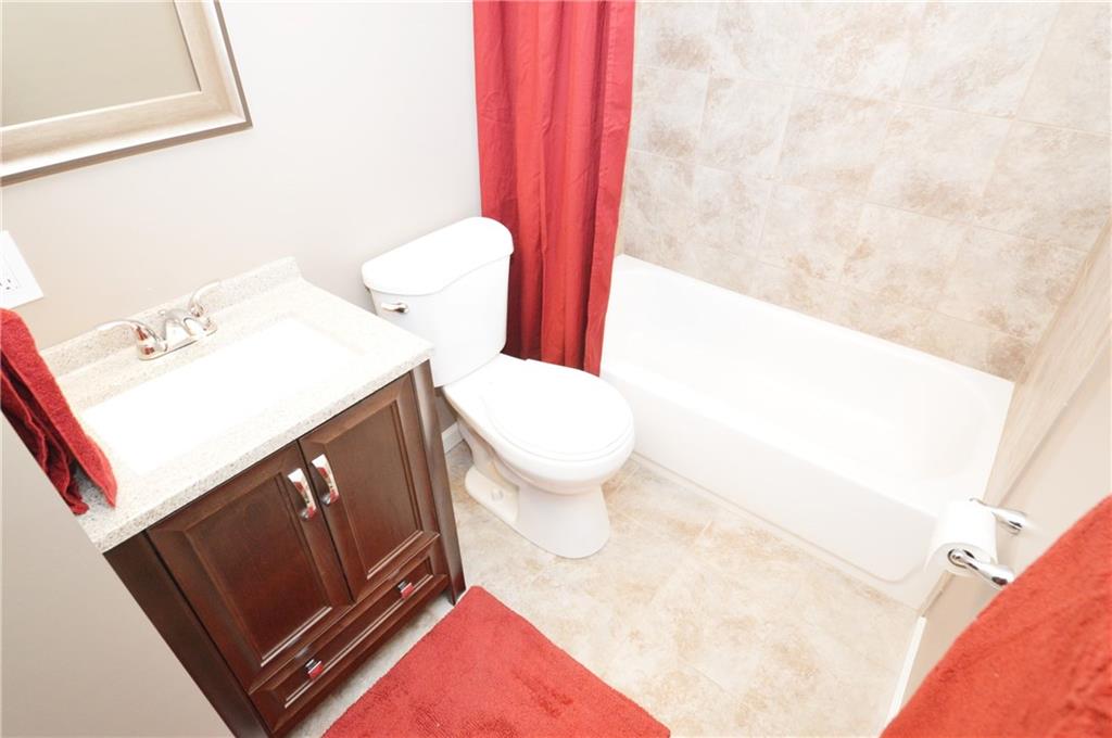 552 Springfield Pittsburgh, PA 15220 - Photo 11 of 24 Gallery Image 11