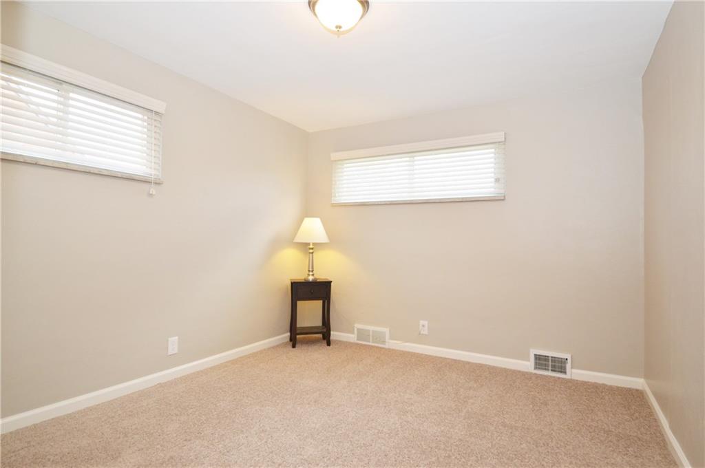 552 Springfield Pittsburgh, PA 15220 - Photo 12 of 24 Gallery Image 12