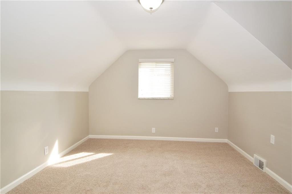 552 Springfield Pittsburgh, PA 15220 - Photo 16 of 24 Gallery Image 16
