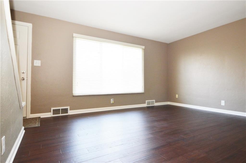 552 Springfield Pittsburgh, PA 15220 - Photo 4 of 24 Gallery Image 4