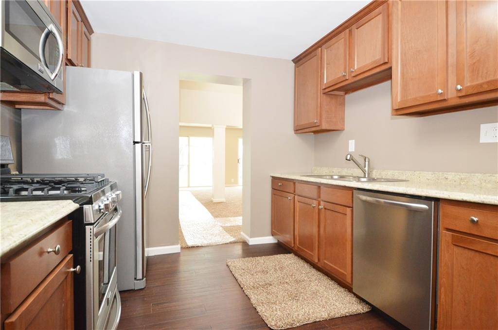 552 Springfield Pittsburgh, PA 15220 - Photo 5 of 24 Gallery Image 5