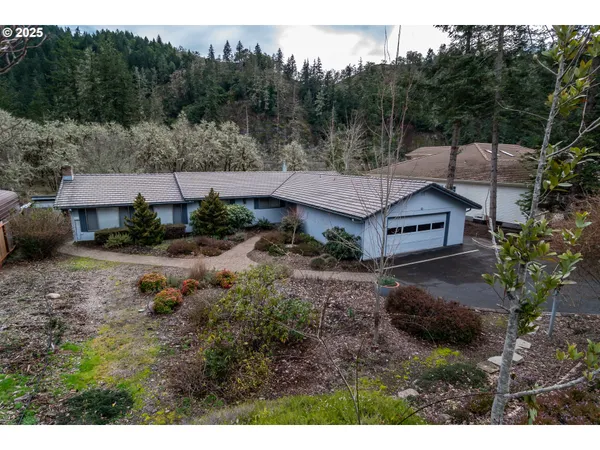$535,900 | 82 River Drive, Roseburg, OR 97470