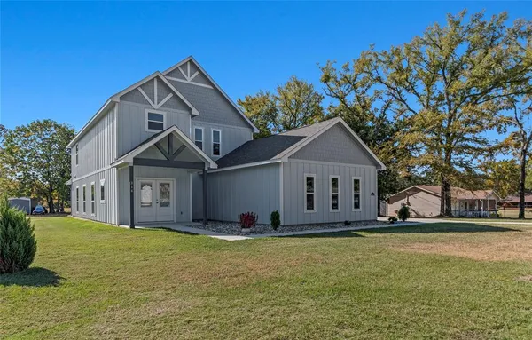 $459,000 | 314 Oak Creek Drive, Tool, TX 75143