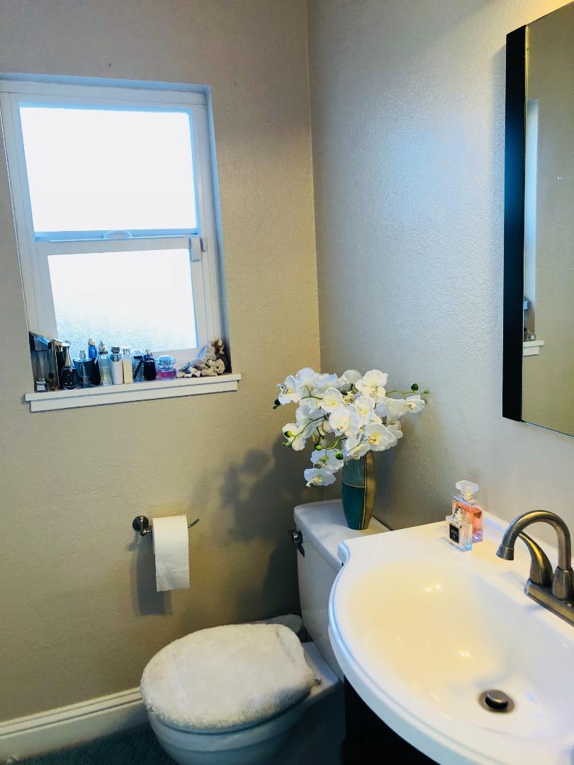 21428 Lake Chabot Road Castro Valley, CA 94546 - Photo 7 of 11 Gallery Image 7