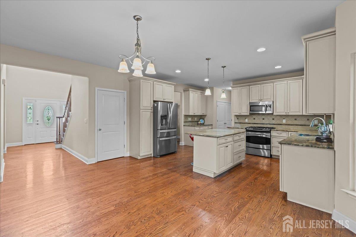 7 Rupprecht Road North Brunswick, NJ 08902 - Photo 8 of 46