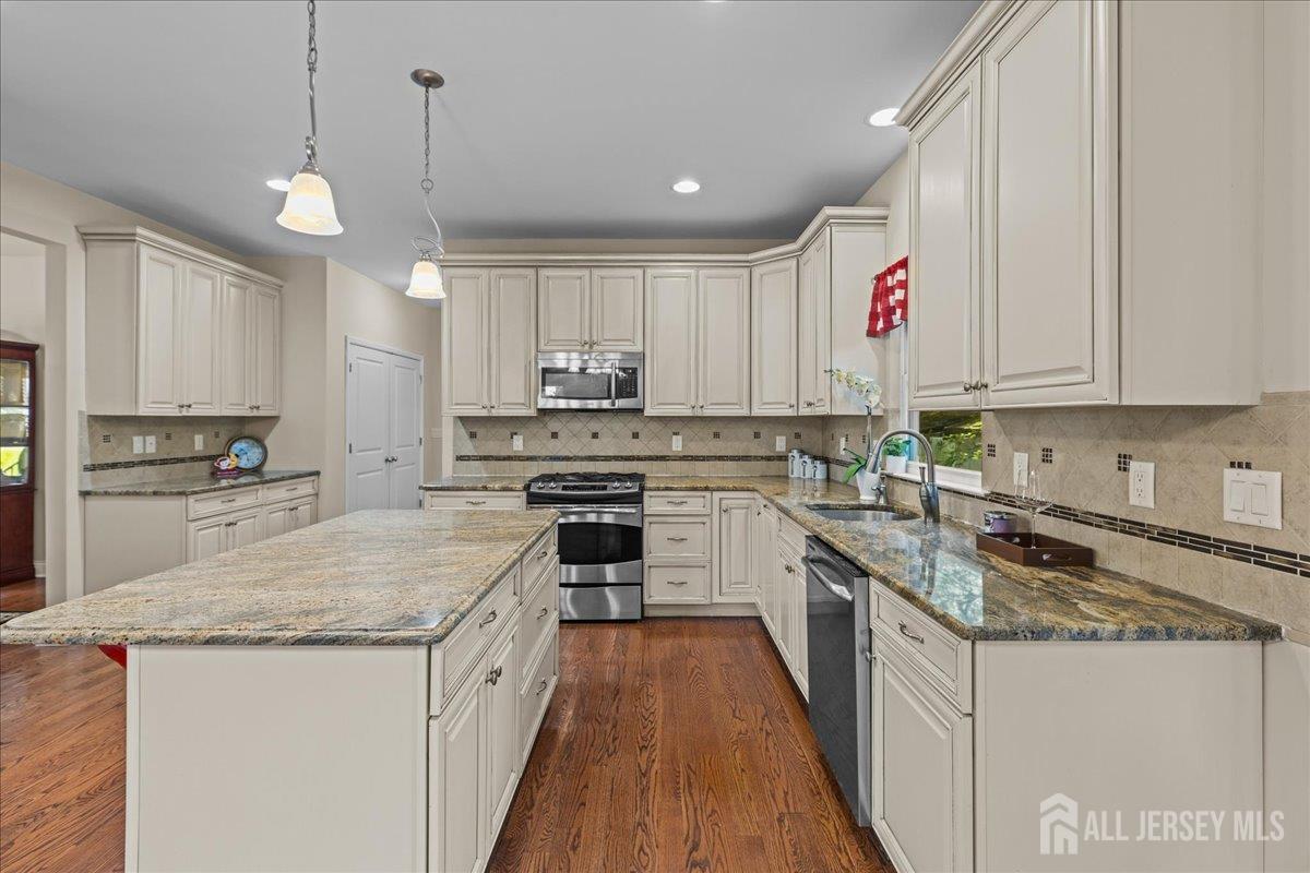 7 Rupprecht Road North Brunswick, NJ 08902 - Photo 9 of 46