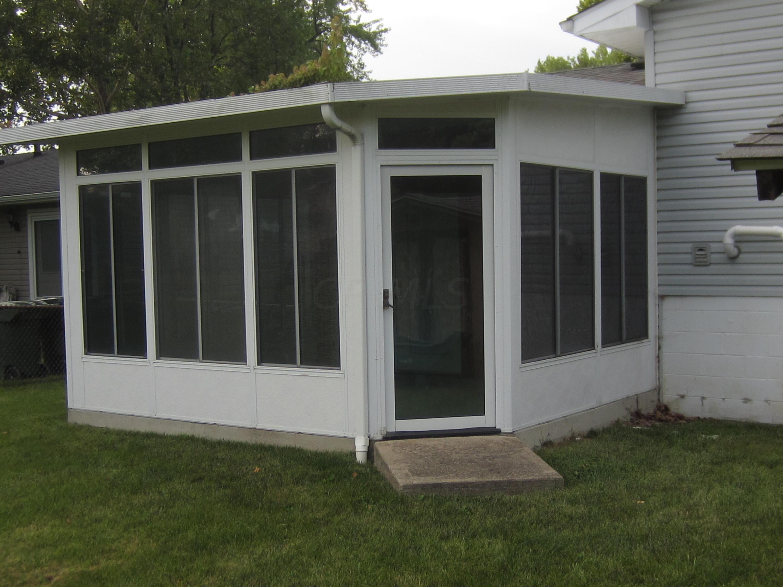 1981 Brocton Road Columbus, OH 43219 - Photo 4 of 5 Gallery Image 4