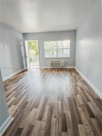 $1,500 | 8000 Northeast Bayshore Court, Unit 115, Miami, FL 33138
