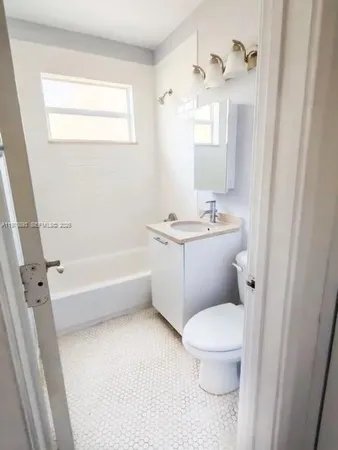 $1,500 | 8000 Northeast Bayshore Court, Unit 115, Miami, FL 33138