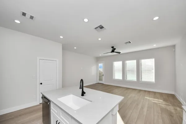 $2,250 | 8306 Comal Street, Unit B, Houston, TX 77051