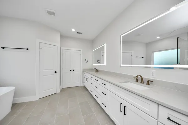 $2,250 | 8306 Comal Street, Unit B, Houston, TX 77051