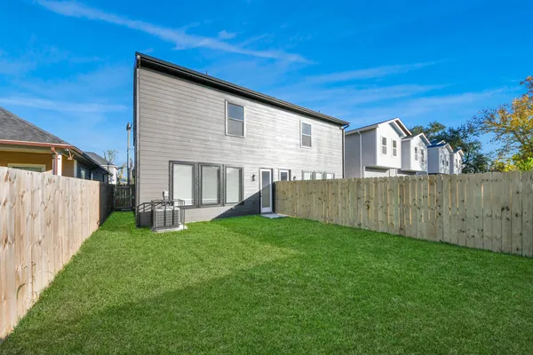 $2,250 | 8306 Comal Street, Unit B, Houston, TX 77051