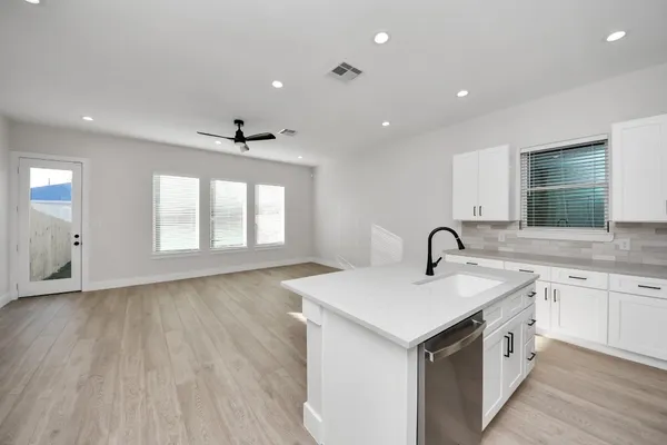 $2,250 | 8306 Comal Street, Unit B, Houston, TX 77051