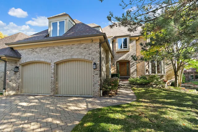 $999,900 | 45 Tartan Lakes Drive, Westmont, IL 60559