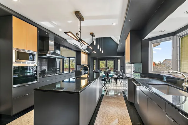 $999,900 | 45 Tartan Lakes Drive, Westmont, IL 60559